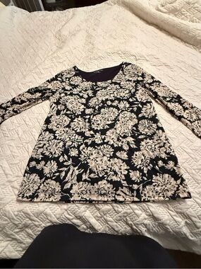 Croft & Barrow-Navy and Cream Floral Long-Sleeve Tunic Top